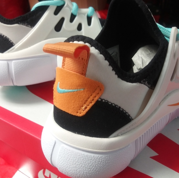 womens nike acalme white